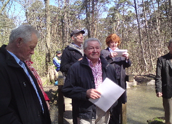 21.04.2012 Wir pflanzen eine Biene Maja-Linde (2)